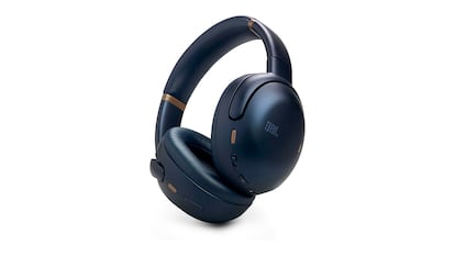 Auriculares para viajar sobre fondo blanco.