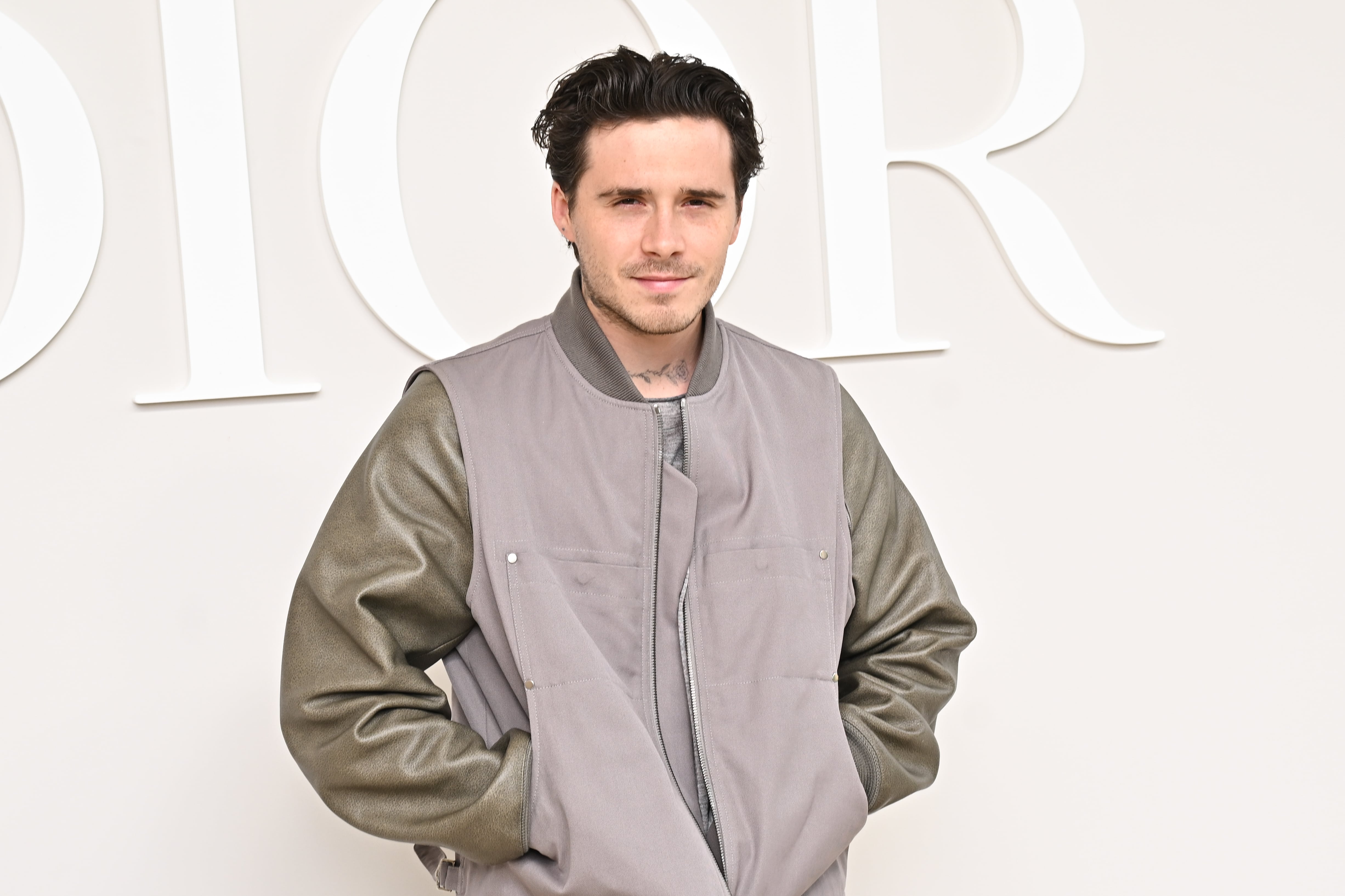Brooklyn Beckham utiliza la disputa familiar como gancho publicitario