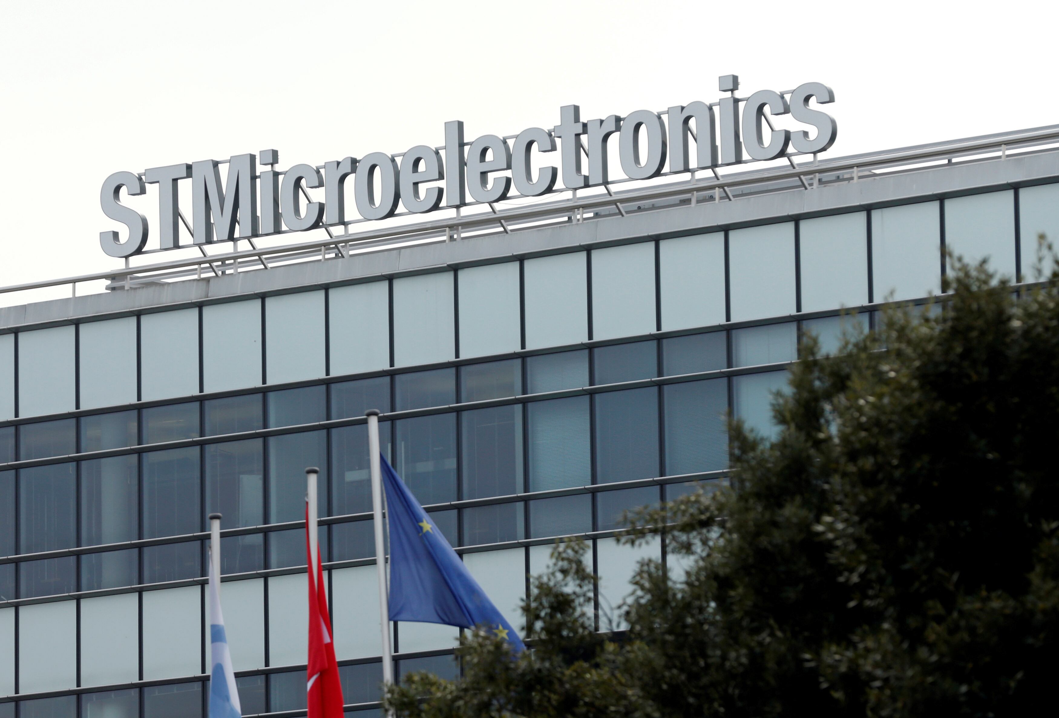 STMicroelectronics, la pequeña joya tecnológica que resiste en la Bolsa francesa
