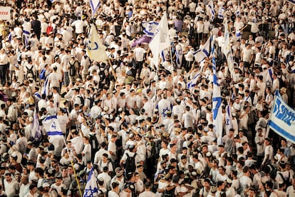 Ultranacionalistas israelíes participan en la marcha con motivio del Día de Jerusalén. 