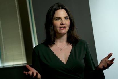 Nina Jankowicz, a disinformation expert and vice president at the Centre for Information Resilience, gestures during an interview with AFP in Washington, DC, on March 23, 2023. Among the challenges still facing Fox News after its jaw-dropping settlement of a defamation case is a lawsuit planned by Jankowicz, a high-profile disinformation expert, who is crowdfunding her way after a firestorm of harassment and abuse. (Photo by Bastien INZAURRALDE / AFP)