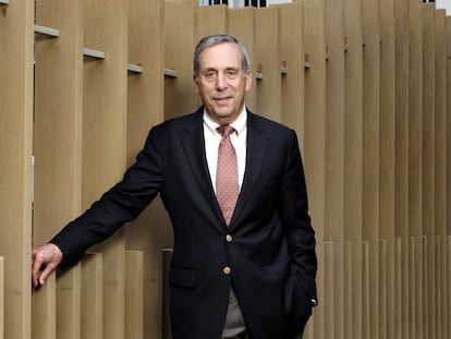Larry Bacow, ex rector de la Universidad de Harvard, en una de las sedes de la Universidad Camilo José Cela en Madrid el pasado jueves.