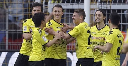 Los jugadores del Borussia Dortmund celebran un gol