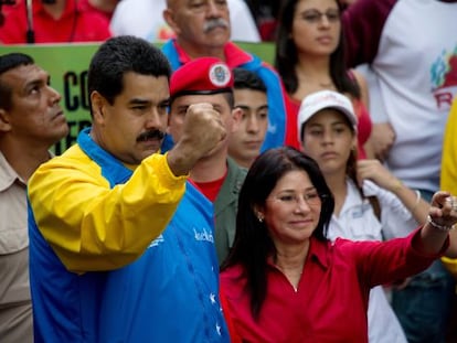 Nicol&aacute;s Maduro e Cilia Flores em um evento em Caracas. 