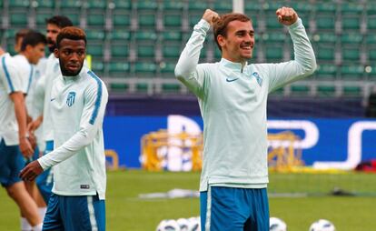 Griezmann junto a Lemar en el entrenamiento de este martes.