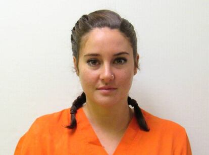 En octubre de 2016, la actriz Shailene Woodley fue arrestada en Dakota del Norte por invasión de la propiedad privada mientras protestaba contra la construcción de un oleoducto. Lo retransmitió todo en directo en su cuenta de Facebook.