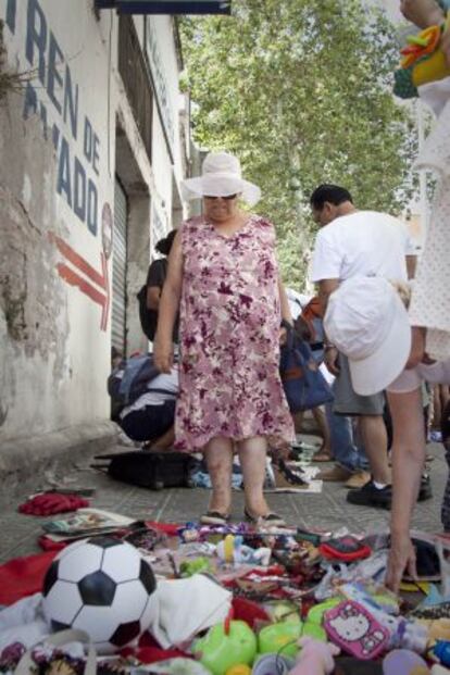 El mercado de la miseria alrededor de Els Encants Vells, en la plaza de las Glòries