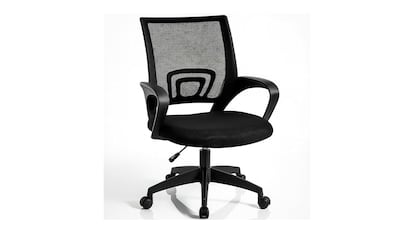 Sillas ergonómicas sobre fondo blanco.