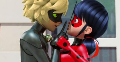 Ladybug y Chat Noir tratando de lidiar con su tensión sexual no resuelta.