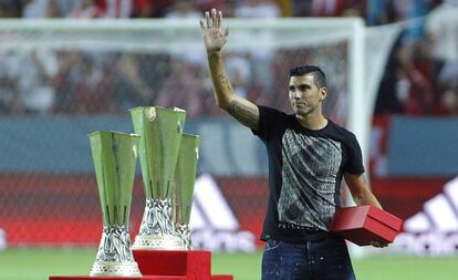 Jose Antonio Reyes se despide de la afición sevillista el pasado día 14 antes del partido de ida de la Supercopa