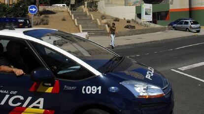 Imagen de archivo de un coche de policía.
