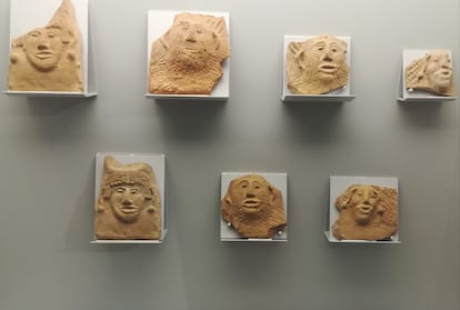 Antefijas bizantinas expuestas en el Museo Arqueológico de Murcia. / ANTONIO M. POVEDA