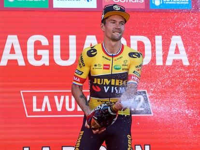 Slovenian rider Primoz Roglic of Jumbo Visma team, celebrates his overall position after the 4th stage of the Vuelta cycling race between Vitoria-Gasteiz and Laguardia, in Spain, Tuesday, Aug. 23, 2022. (AP Photo/Miguel Oses)
