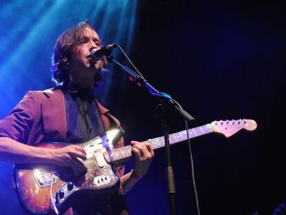 Simon Balthazar, cantante de Fanfarlo, el pasado jueves en el Price.