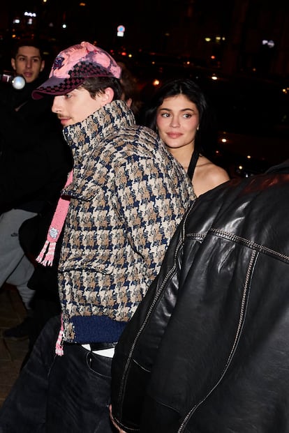 Timothée Chalamet y Kylie Jenner disfrutan de una cita por las calles de París, el 16 de enero de 2025.