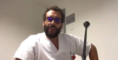 Jesús Candel, en uno de los vídeos de su cuenta de Twitter como Spiriman.