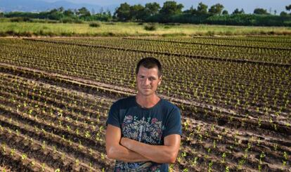 Agustí Garcia en una de sus fincas de cultivo