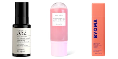 Bruma facial iluminadora Agua de Luna, de Secretos del Agua (30 euros); Waterme lon Glow Ultra-Fine Mist, de Glow Recipe (31 euros en Sephora), y bruma de Byoma, equilibrante y ligera para calmar la piel y proteger el microbioma (17 euros).