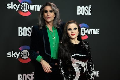 Mario Vaquerizo y Alaska, en el evento de presentación de ‘Bosé’, la serie sobre Miguel Bosé de SkyShowtime, el pasado 2 de marzo en Madrid.