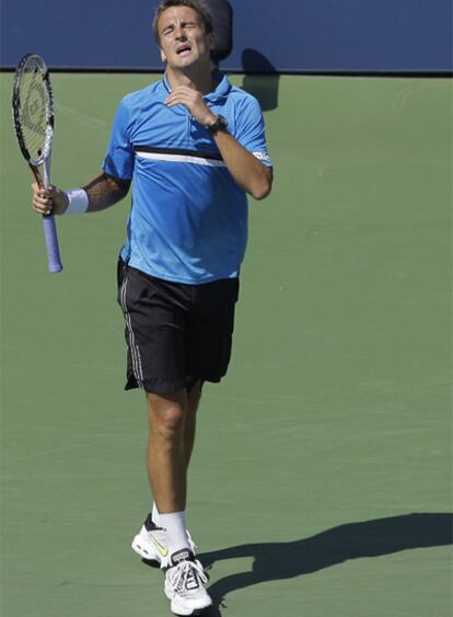 Tommy Robredo, en un momento del partido de octavos de final contra Djokovic