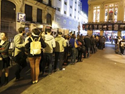 Cola para entrar en los cines Ideal de Madrid en la pasada Fiesta del cine.