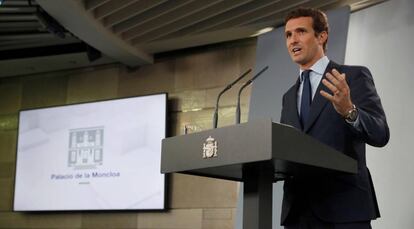 El líder del PP, Pablo Casado, durante la rueda de prensa tras la reunión con Pedro Sánchez.