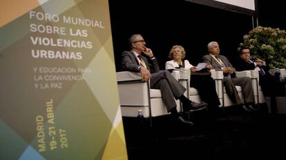 Cuatro alcaldes de capitales en el Foro Mundial sobre las violencias urbanas y educación para la convivencia y paz, que se celebra hasta el viernes en Madrid.