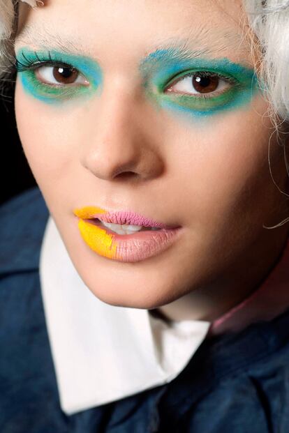 Locura de colores pastel en el desfile de Meadham Kirchhoff.