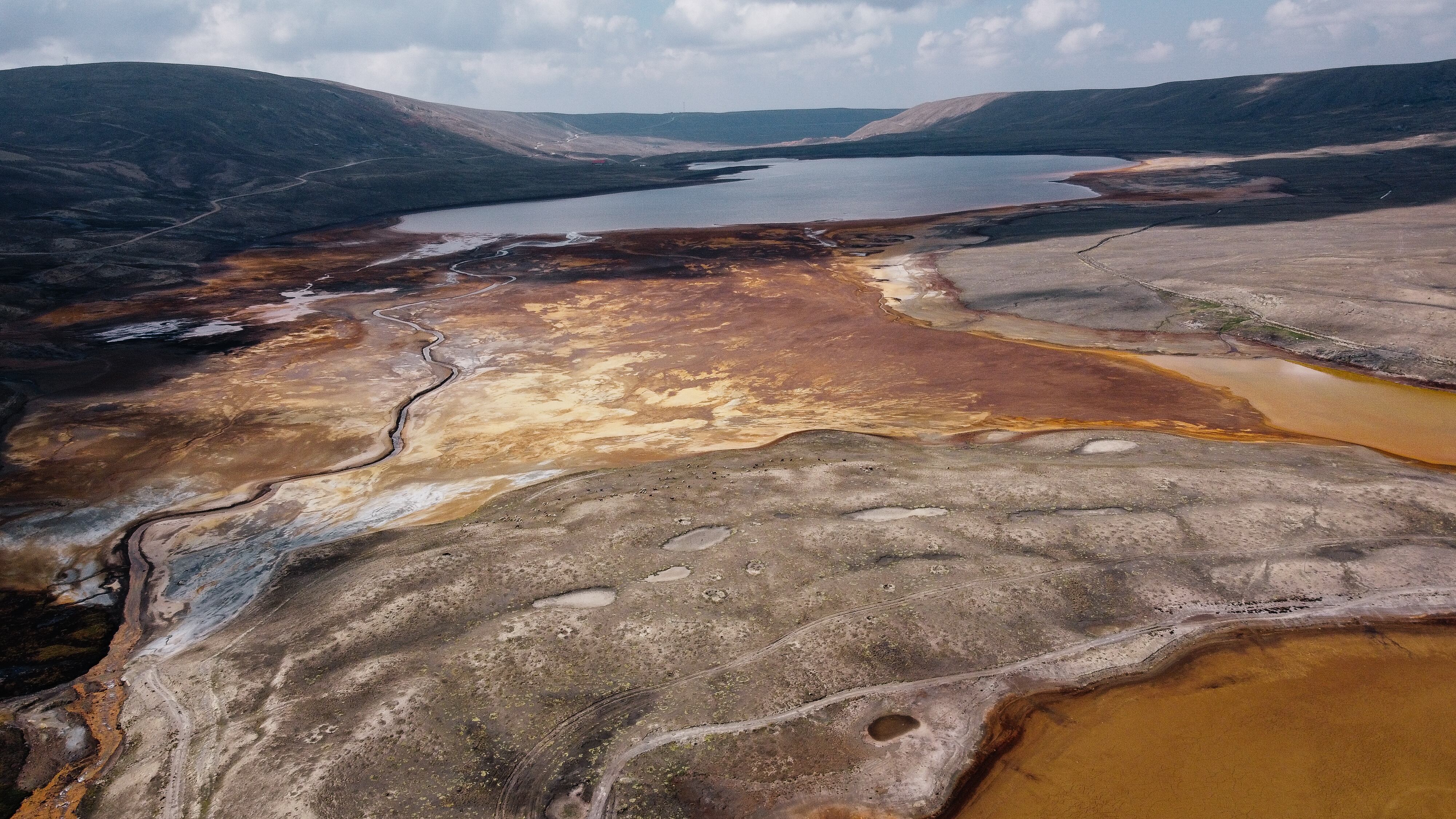 La Represa de Milluni, que abastece de agua a El Alto y a parte de La Paz, se encuentra al 12% de su capacidad.