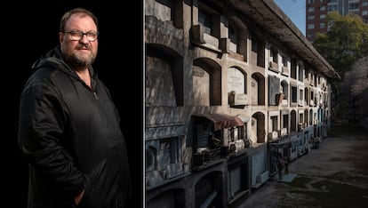Álvaro Díaz, periodista y el Cementerio católico, en Santiago de Chile.