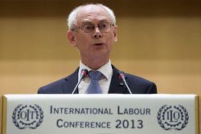 VAN04 GINEBRA (SUIZA), 14/06/2013.- El presidente del Consejo Europeo, Herman Van Rompuy da un discurso durante la conferencia de la Organizaci&oacute;n Internacional de Trabajo celebrada en la sede de la ONU en Ginebra, Suiza hoy 14 de junio de 2013. EFE/Salvatore Di Nolfi