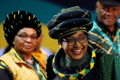 Winnie Madikizela Mandela em Johanesburgo em 16 de dezembro de 2017 em uma reunião do Congresso Nacional Africano (ANC).