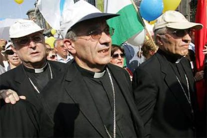 Varios obispos, durante la manifestación del pasado sábado en Madrid bajo el lema <i>La familia sí importa</i>.