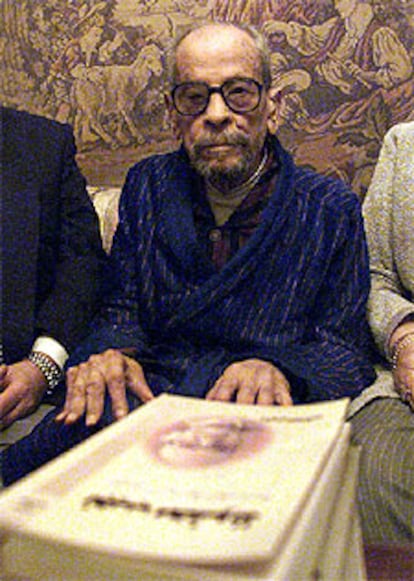El premio Nobel de literatura egipcio Naguib Mahfouz.