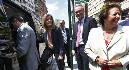 La ministra de Empleo, Fátima Báñez, junto al presidente del Consell, Alberto Fabra, y la alcaldesa de Valencia, Rita Barberá.