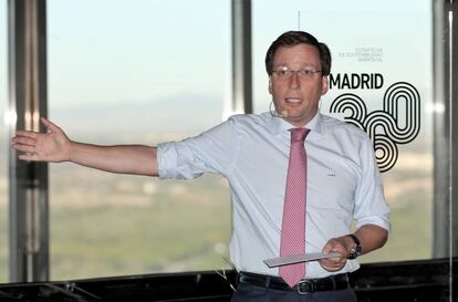 El alcalde de Madrid, José Luis Martínez-Almeida, durante su intervención en la presentación de la estrategia del Ayuntamiento para la calidad del aire de Madrid, en Madrid (España), el lunes 30 de septiembre.