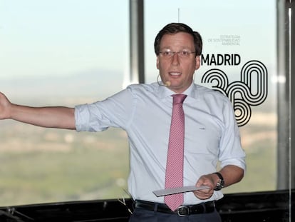 El alcalde de Madrid, José Luis Martínez-Almeida, durante su intervención en la presentación de la estrategia del Ayuntamiento para la calidad del aire de Madrid, en Madrid (España), el lunes 30 de septiembre.