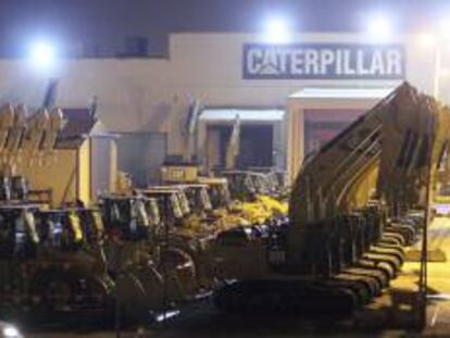 Caterpillar anunció también que comprará acciones propias por un valor de unos mil millones de dólares durante el segundo trimestre de este año. EFE/Archivo