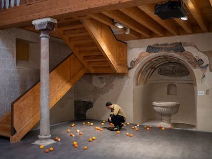 'Noches en los jardines de España', instalación de Álvaro Urbano en la iglesia de San Martín, en Arévalo (Ávila).