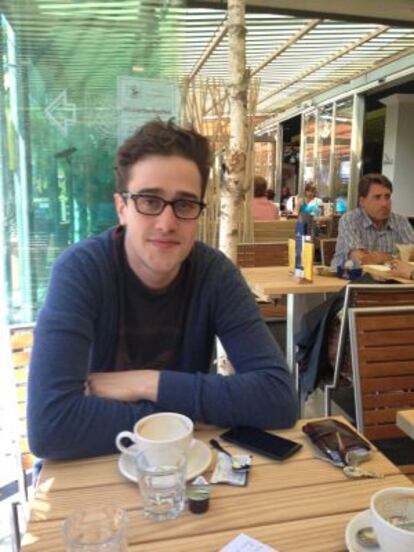 David Roth, en un café de Berna.