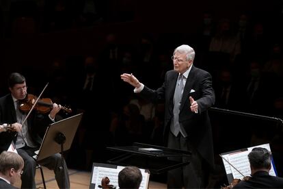 Herbert Blomstedt durante la interpretación, en la tarde del viernes, de la Sinfonía 'Incompleta' de Schubert.