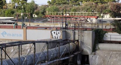 Instalaciones de la depuradora de Pinedo que gestionaba la extinta y saqueada Emarsa.