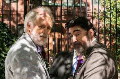 John Lithgow y Alfred Molina, en 'El amor es extraño'.