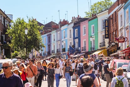 El mercado de Portobello Road, en el barrio de Notting Hill en Londres (Inglaterra).