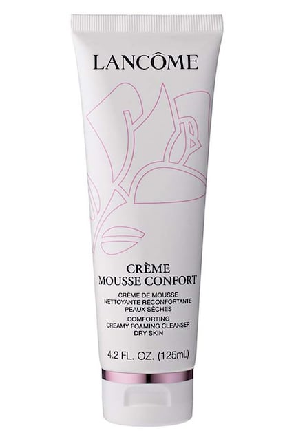 Crème-Mousse Confort de Lâncome (25 euros). Es una espuma limpiadora facial que nutre la piel y la limpia. Lleva rosa mosqueta para nutrir y calmar. Indicada para pieles secas.
