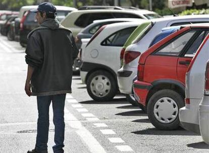 Un <i>gorrilla,</i> en la calle sevillana de Rafael Salgado.