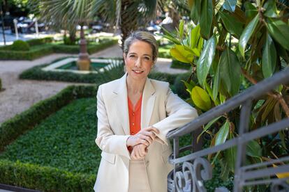 Patricia Ayuela, consejera delegada de Línea Directa Aseguradora en los jardines del Hotel Santo Mauro.