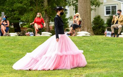 Desfile de Christian Siriano en Westport, Connecticut, en septiembre de 2020.