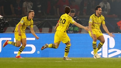 Hummels celebra su tanto frente al PSG.