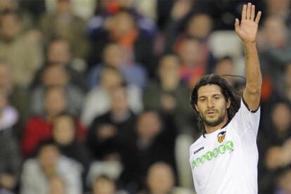 'Chori' Domínguez, durante un partido con el Valencia.